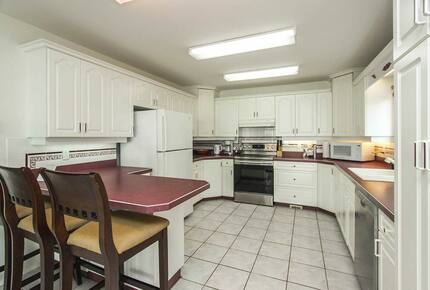 Lakefront West Kelowna Getaway | with private dock and beach - West Kelowna, Canada