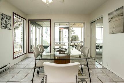 Lakefront West Kelowna Getaway | with private dock and beach - West Kelowna, Canada