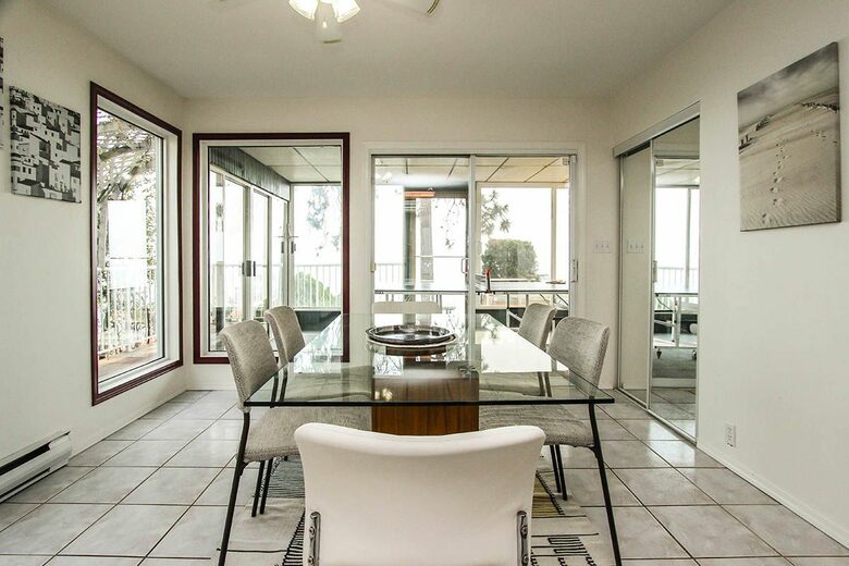 Lakefront West Kelowna Getaway | with private dock and beach - West Kelowna, Canada