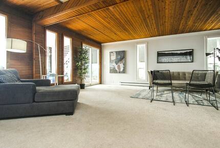 Lakefront West Kelowna Getaway | with private dock and beach - West Kelowna, Canada