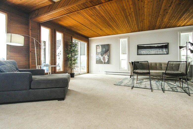 Lakefront West Kelowna Getaway | with private dock and beach - West Kelowna, Canada