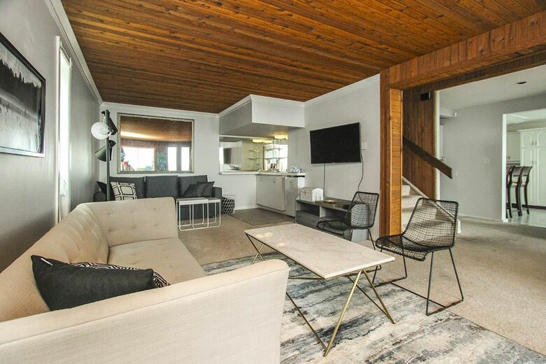 Lakefront West Kelowna Getaway | with private dock and beach - West Kelowna, Canada