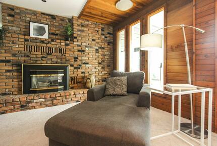 Lakefront West Kelowna Getaway | with private dock and beach - West Kelowna, Canada