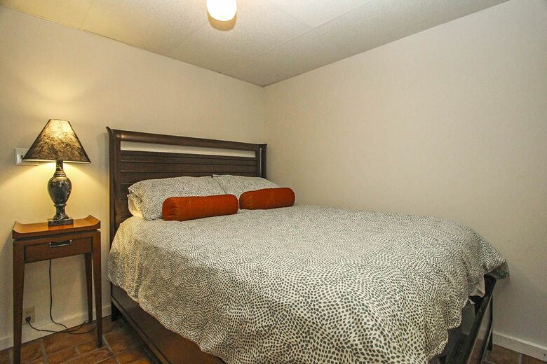 Lakefront West Kelowna Getaway | with private dock and beach - West Kelowna, Canada