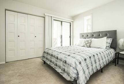 Lakefront West Kelowna Getaway | with private dock and beach - West Kelowna, Canada