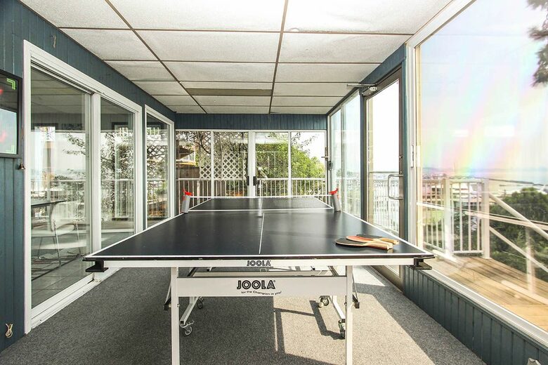 Lakefront West Kelowna Getaway | with private dock and beach - West Kelowna, Canada