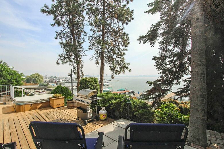 Lakefront West Kelowna Getaway | with private dock and beach - West Kelowna, Canada