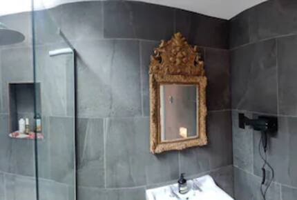 Luxor House - London, United Kingdom