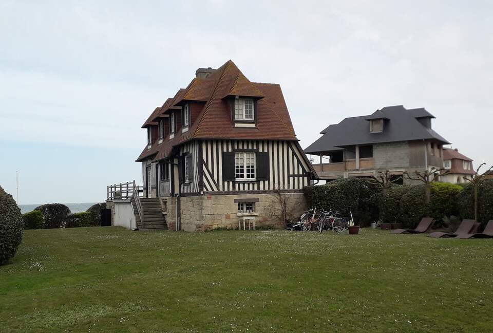 Le Bateau sur l'Herbe in Normandy - Benerville sur Mer, France