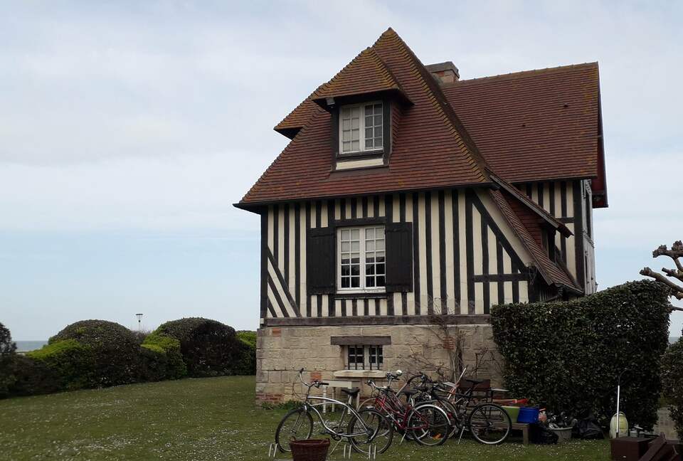 Le Bateau sur l'Herbe in Normandy - Benerville sur Mer, France