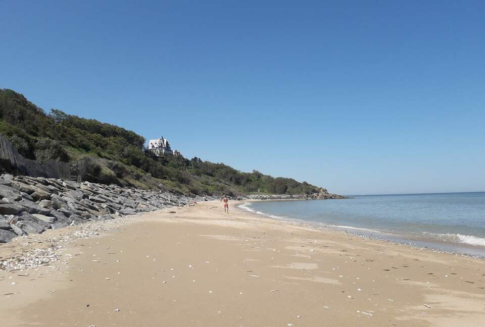 Le Bateau sur l'Herbe in Normandy - Benerville sur Mer, France