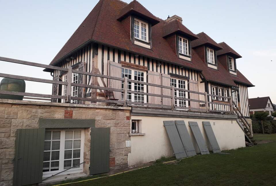 Le Bateau sur l'Herbe in Normandy - Benerville sur Mer, France