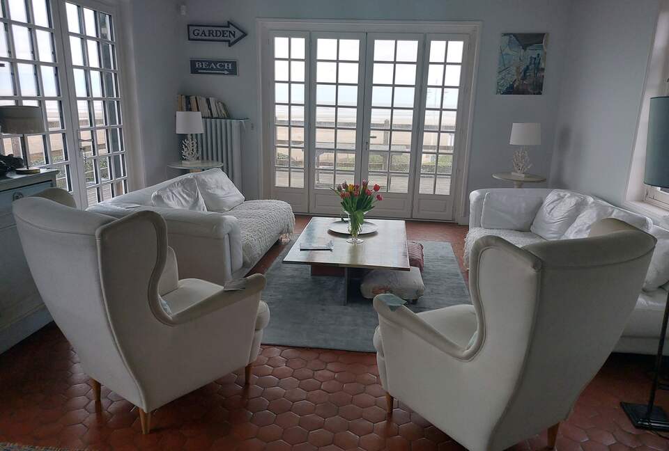 Le Bateau sur l'Herbe in Normandy - Benerville sur Mer, France