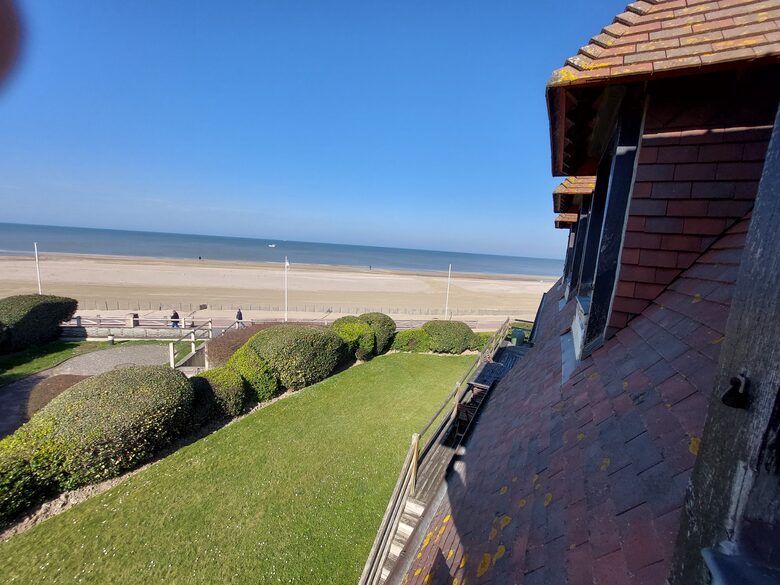 Le Bateau sur l'Herbe in Normandy - Benerville sur Mer, France