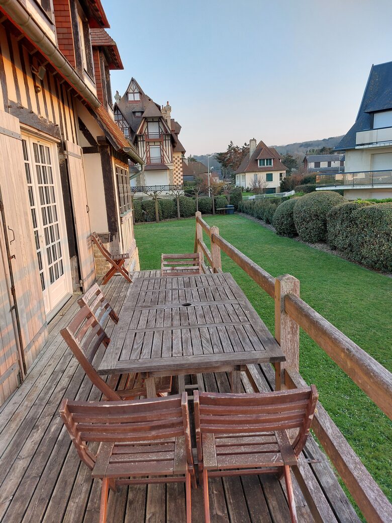 Le Bateau sur l'Herbe in Normandy - Benerville sur Mer, France