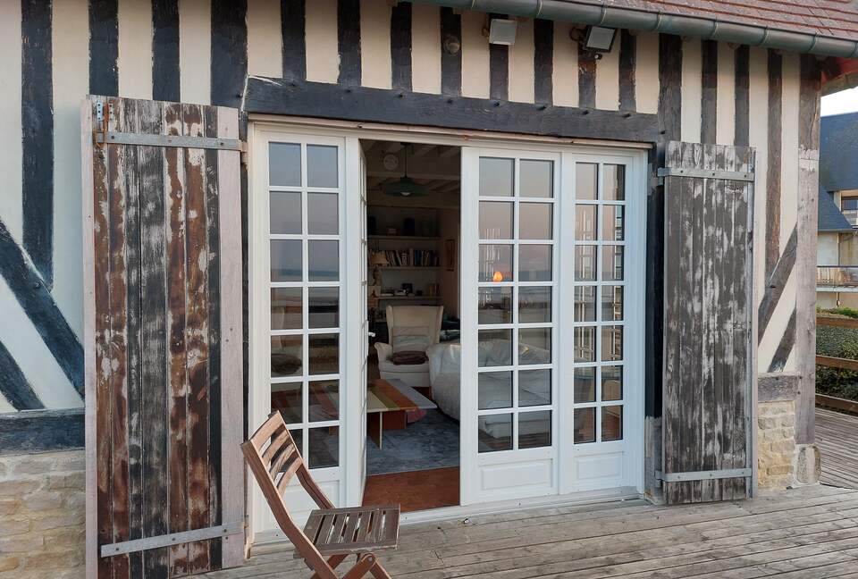 Le Bateau sur l'Herbe in Normandy - Benerville sur Mer, France