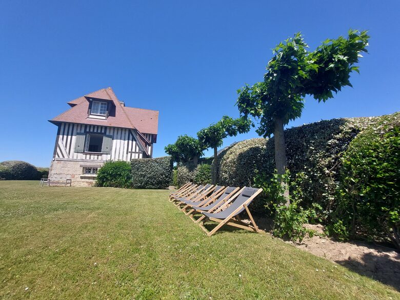 Le Bateau sur l'Herbe in Normandy - Benerville sur Mer, France
