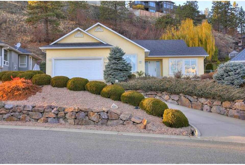 Peaceful Kelowna Retreat | with heated pool and sunset & lake views - Kelowna, Canada