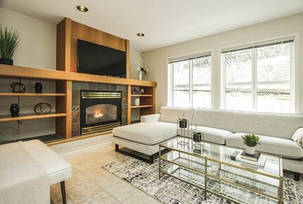 Peaceful Kelowna Retreat | with heated pool and sunset & lake views - Kelowna, Canada