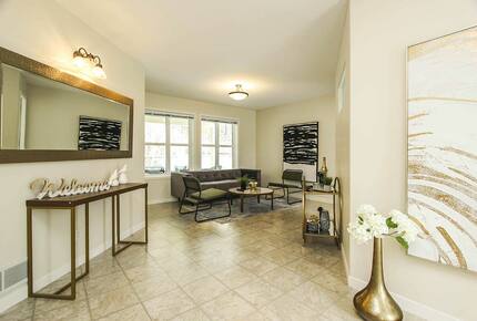 Peaceful Kelowna Retreat | with heated pool and sunset & lake views - Kelowna, Canada