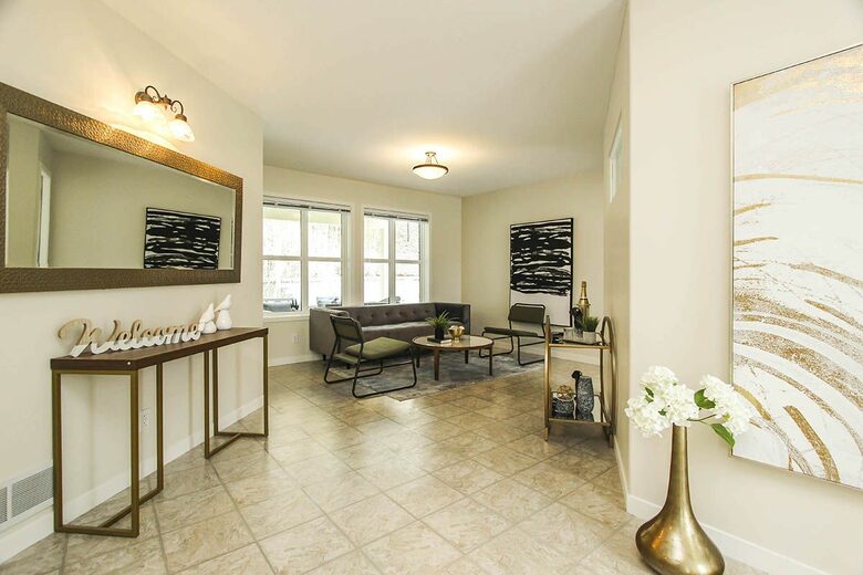 Peaceful Kelowna Retreat | with heated pool and sunset & lake views - Kelowna, Canada