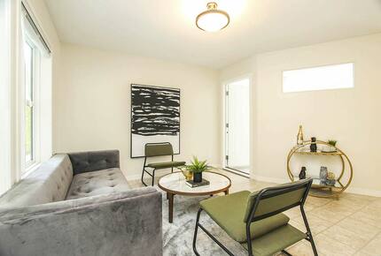 Peaceful Kelowna Retreat | with heated pool and sunset & lake views - Kelowna, Canada