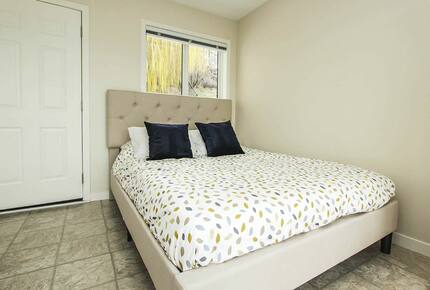 Peaceful Kelowna Retreat | with heated pool and sunset & lake views - Kelowna, Canada