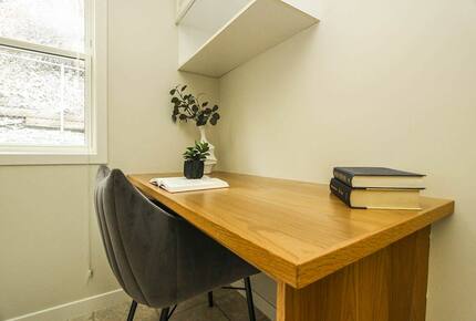 Peaceful Kelowna Retreat | with heated pool and sunset & lake views - Kelowna, Canada