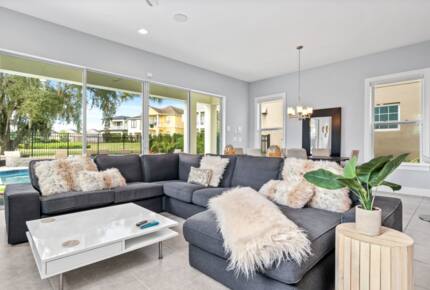 Chic Reunion Getaway | Pool | Home Theater | Arcades - Reunion, Florida