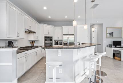 Chic Reunion Getaway | Pool | Home Theater | Arcades - Reunion, Florida