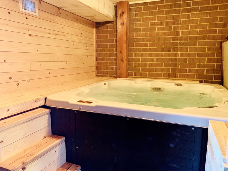 Park City Paradise | with hot tub, indoor sauna, & walking distance of lifts - Park City, Utah
