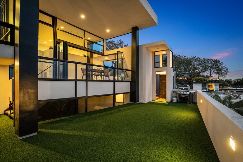 Del Mar Coastal Contemporary Masterpiece - Del Mar, California