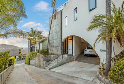 Del Mar Coastal Contemporary Masterpiece - Del Mar, California