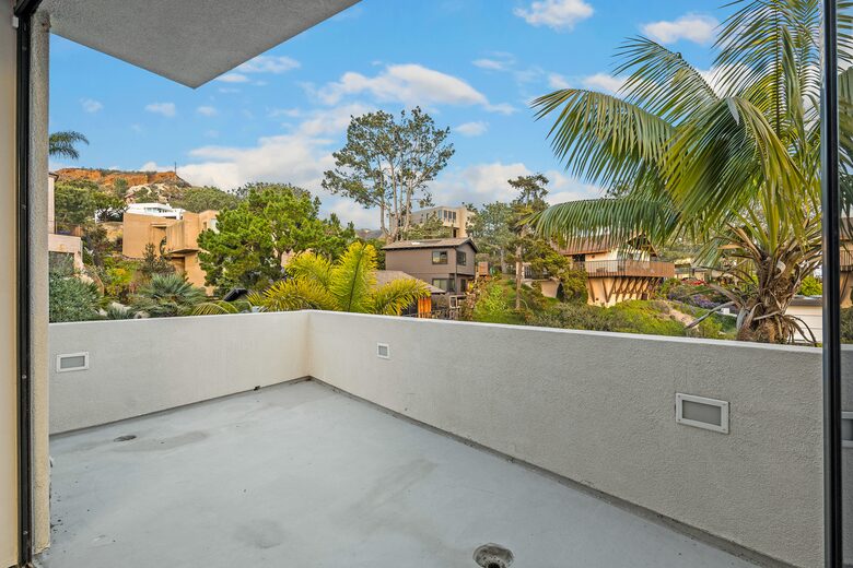 Del Mar Coastal Contemporary Masterpiece - Del Mar, California