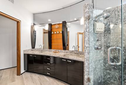 Del Mar Coastal Contemporary Masterpiece - Del Mar, California