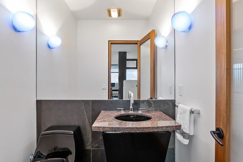 Del Mar Coastal Contemporary Masterpiece - Del Mar, California