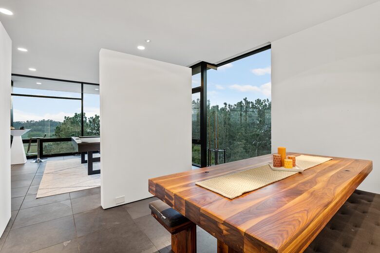 Del Mar Coastal Contemporary Masterpiece - Del Mar, California