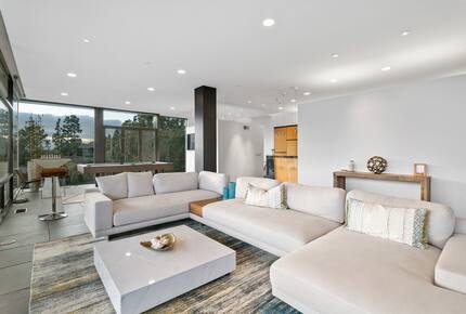 Del Mar Coastal Contemporary Masterpiece - Del Mar, California