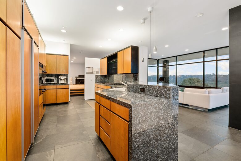 Del Mar Coastal Contemporary Masterpiece - Del Mar, California