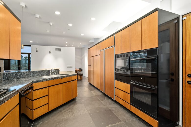 Del Mar Coastal Contemporary Masterpiece - Del Mar, California