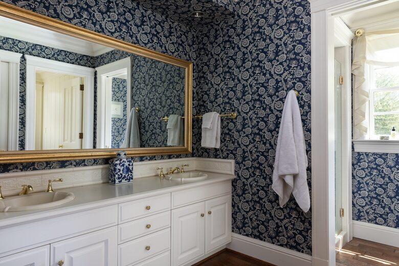 Second floor shared bath