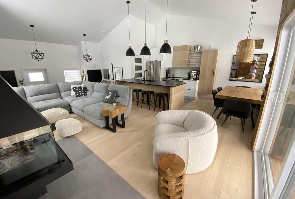 Near Old Quebec City: cozy ski-in ski-out chalet - Stoneham, Canada