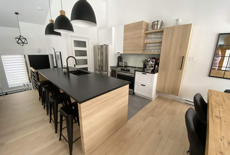 Near Old Quebec City: cozy ski-in ski-out chalet - Stoneham, Canada