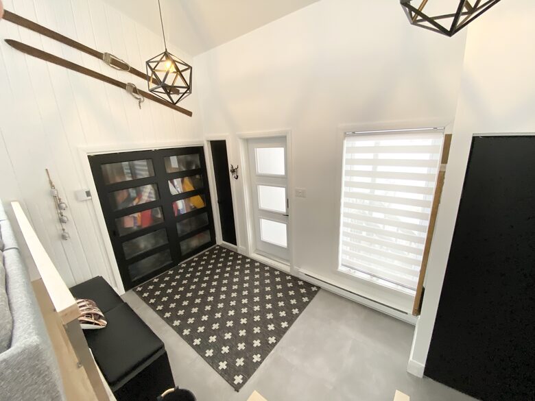 Near Old Quebec City: cozy ski-in ski-out chalet - Stoneham, Canada