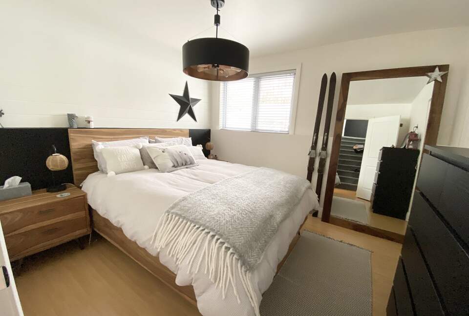 Near Old Quebec City: cozy ski-in ski-out chalet - Stoneham, Canada