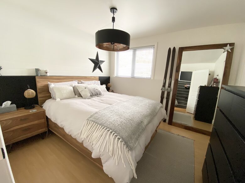 Near Old Quebec City: cozy ski-in ski-out chalet - Stoneham, Canada