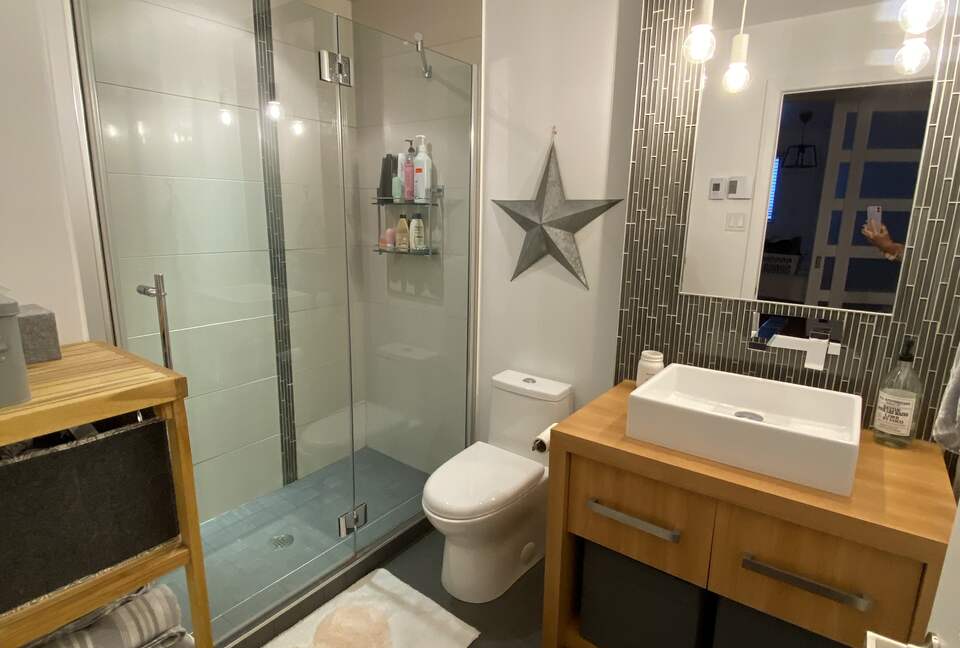 Near Old Quebec City: cozy ski-in ski-out chalet - Stoneham, Canada