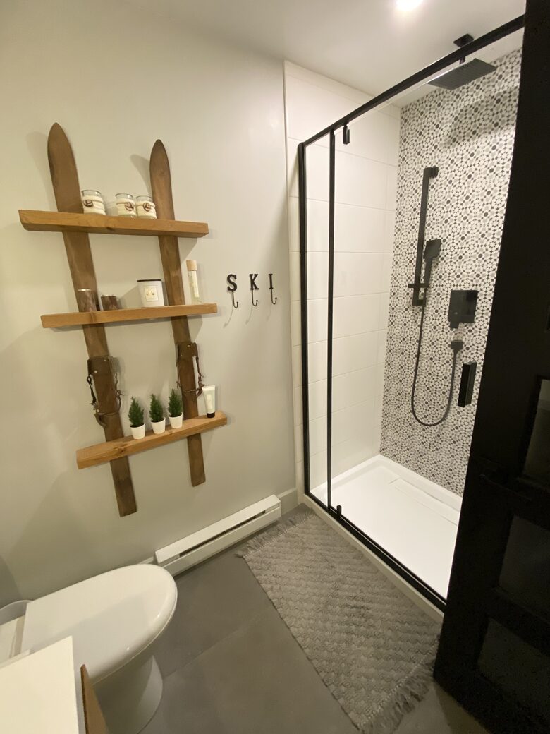 Near Old Quebec City: cozy ski-in ski-out chalet - Stoneham, Canada