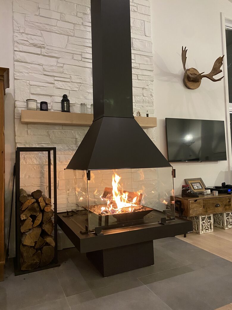 Near Old Quebec City: cozy ski-in ski-out chalet - Stoneham, Canada