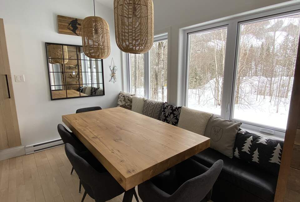Near Old Quebec City: cozy ski-in ski-out chalet - Stoneham, Canada